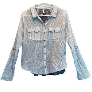 Free People Party in the Back Button Blouse Shirt size Small
